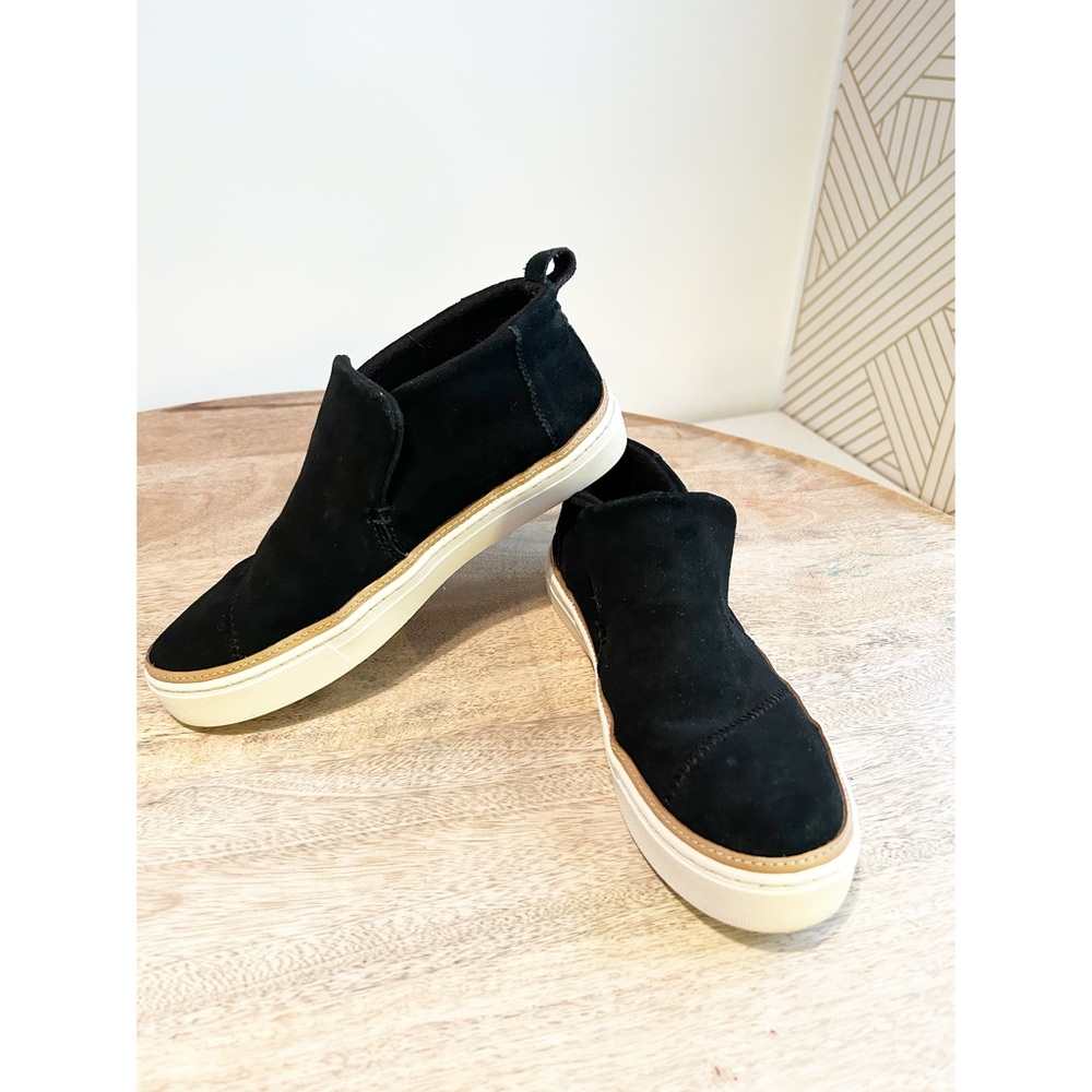 TOMS Women’s Suede Sneaker